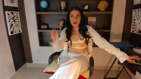 Snapshot of mialoraine chatting on January 16, 2026, 11:47 am Mia 3 online show from January 16, 2026, 11:47 am