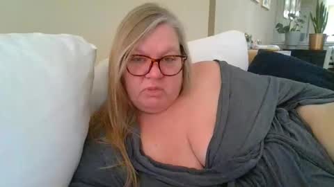 Miamarie555 online show from February 15, 2026, 6:04 pm