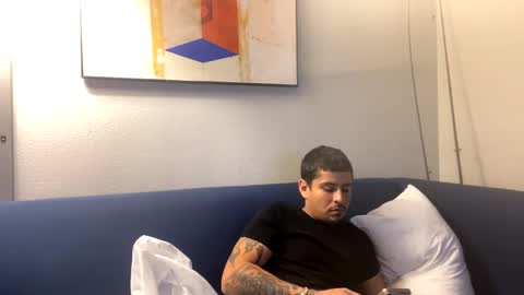 miamiclos1 online show from January 31, 2025, 3:20 am