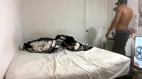 miamiclos1 online show from November 21, 2025, 10:47 am