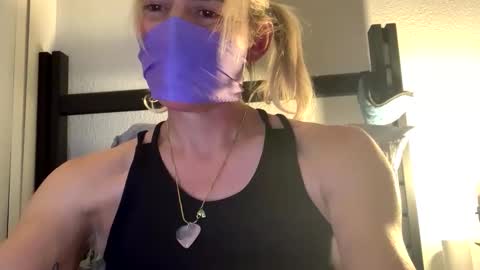 Snapshot of miamitransgirl305 chatting on February 24, 2026, 4:43 am miamitransgirl305 online show from February 24, 2026, 4:43 am