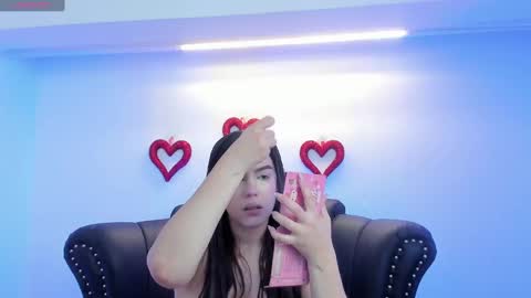 Mia   -5 7001400 Follow  online show from February 24, 2025, 12:26 pm