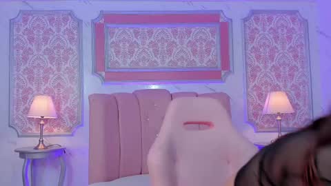 Mia   -5 7001400 Follow  online show from March 11, 2025, 12:50 pm