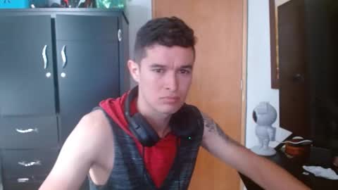 Snapshot of miaou_miaou chatting on February 9, 2025, 6:05 pm miaou_miaou online show from February 9, 2025, 6:05 pm