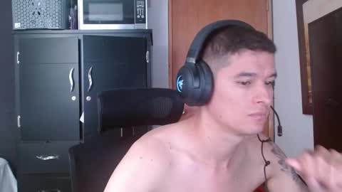 Snapshot of miaou_miaou chatting on February 23, 2025, 12:48 pm miaou_miaou online show from February 23, 2025, 12:48 pm