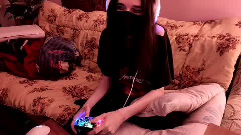 Snapshot of miaowhowl chatting on January 28, 2025, 5:35 pm Kristien online show from January 28, 2025, 5:35 pm