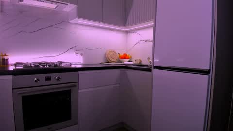 Mia online show from February 21, 2026, 7:26 pm