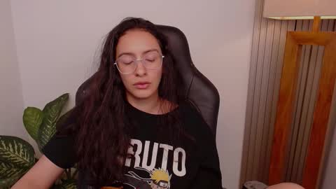 MIAPORTMANN online show from February 24, 2026, 8:29 pm