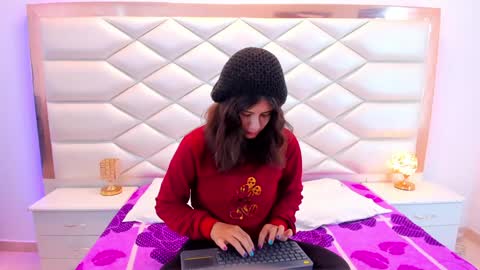 Sweetie Mia online show from February 8, 2025, 12:28 pm