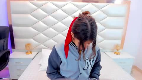 Sweetie Mia online show from February 10, 2025, 12:39 pm