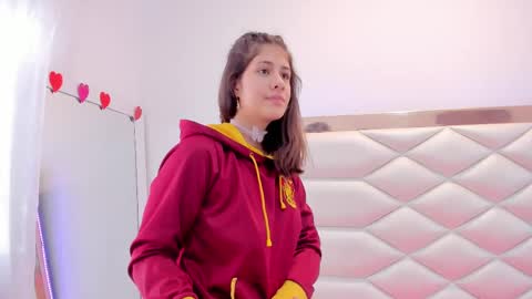 Sweetie Mia online show from February 24, 2025, 6:58 pm