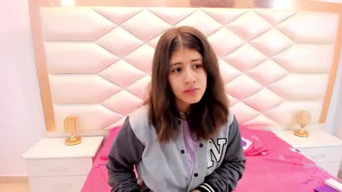 Sweetie Mia online show from February 27, 2025, 12:23 pm