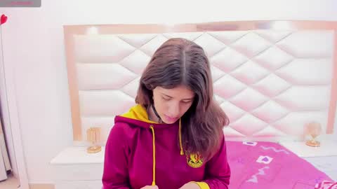 Sweetie Mia online show from March 6, 2025, 12:30 pm