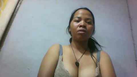 Snapshot of miarii chatting on May 6, 2026, 5:25 am miarii online show from May 6, 2026, 5:25 am