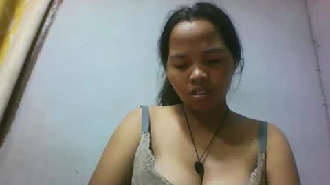 Snapshot of miarii chatting on May 8, 2026, 8:41 am miarii online show from May 8, 2026, 8:41 am