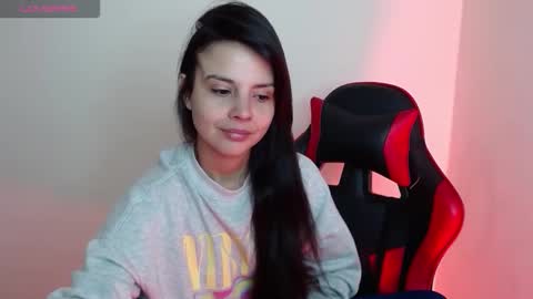 miarobinn_ online show from February 8, 2026, 11:24 am