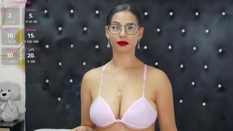 Snapshot of miaryder29 chatting on October 27, 2025, 1:04 pm Mia online show from October 27, 2025, 1:04 pm