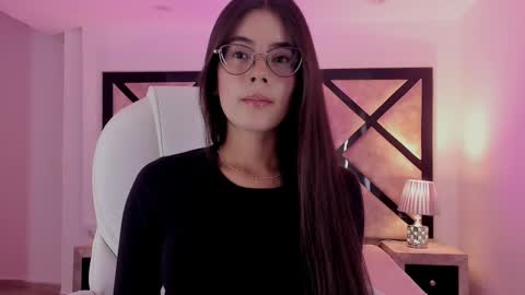 Mia online show from February 24, 2025, 9:09 pm