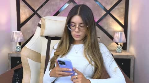 Mia online show from May 15, 2026, 7:21 pm