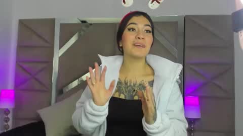 miasr_ online show from November 20, 2025, 4:07 pm