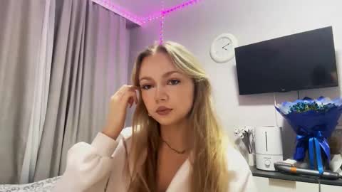 Milana online show from February 22, 2026, 7:45 pm