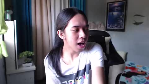 Mia online show from December 22, 2024, 5:01 am