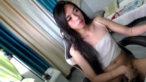 Mia online show from January 2, 2025, 11:27 pm