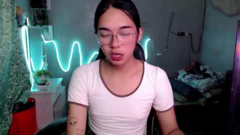 Mia online show from February 25, 2026, 9:19 am