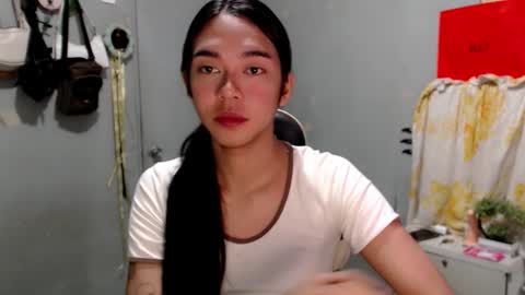 Mia online show from March 15, 2026, 5:52 pm