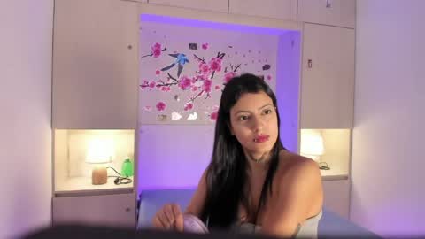 miaturnerr_ online show from April 11, 2026, 11:47 am
