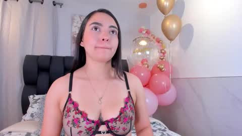 miavelvet1 online show from December 1, 2025, 1:38 pm