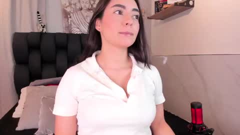 Snapshot of miavelvet1 chatting on June 17, 2026, 7:04 pm miavelvet1 online show from June 17, 2026, 7:04 pm