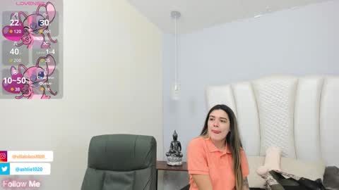 Mia Villalobos online show from September 25, 2025, 12:09 pm