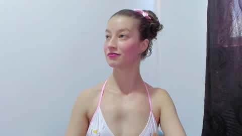  Chloe  online show from September 23, 2025, 5:27 pm