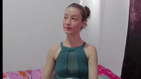  Chloe  online show from October 27, 2025, 7:18 pm