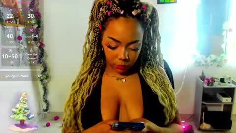 Snapshot of miaw_prada chatting on December 2, 2024, 5:04 am Mariana online show from December 2, 2024, 5:04 am