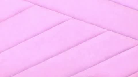 MiaWeiss online show from April 6, 2026, 10:11 pm