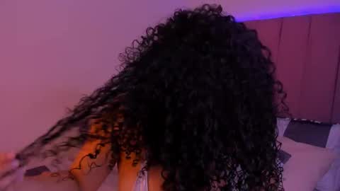 Snapshot of miawoderfull chatting on November 10, 2025, 9:36 pm Mia online show from November 10, 2025, 9:36 pm