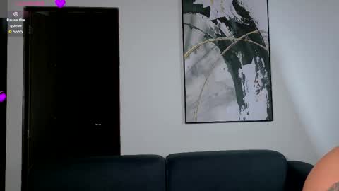 Snapshot of miaxx__ chatting on December 18, 2025, 2:39 am Mia online show from December 18, 2025, 2:39 am