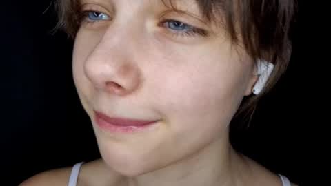 Luna online show from November 25, 2025, 3:23 pm