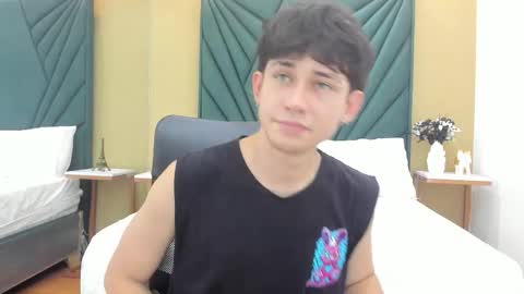 Snapshot of michaeel_blue chatting on March 25, 2026, 8:04 pm Michael online show from March 25, 2026, 8:04 pm