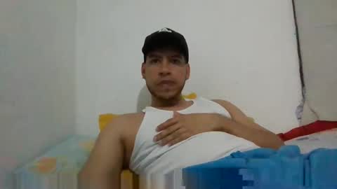 Michael Jones Modelo Independiente online show from October 6, 2025, 2:31 am