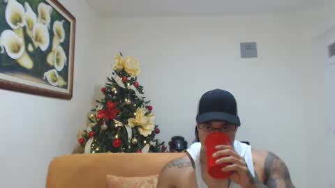 Snapshot of michelle_allen0104 chatting on December 3, 2024, 8:27 am michelle_allen0104 online show from December 3, 2024, 8:27 am