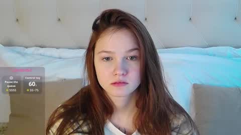 Snapshot of michelle_roux chatting on February 1, 2026, 8:29 pm Michelle online show from February 1, 2026, 8:29 pm