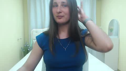 Snapshot of michellee11 chatting on May 26, 2026, 11:50 am Michel online show from May 26, 2026, 11:50 am