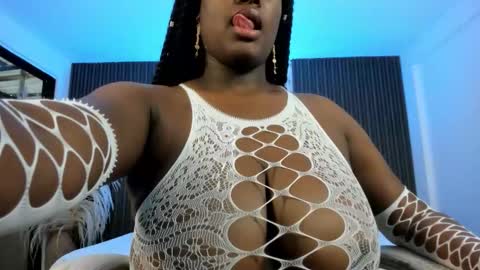 Snapshot of michellepreston_ chatting on February 13, 2026, 12:12 pm michellepreston_ online show from February 13, 2026, 12:12 pm