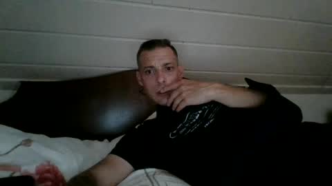 Snapshot of michelozz086 chatting on July 17, 2026, 2:02 pm michelozz086 online show from July 17, 2026, 2:02 pm