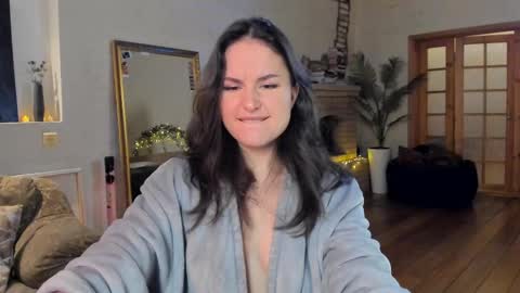 Snapshot of michi_souffl chatting on February 14, 2025, 12:09 am Michi online show from February 14, 2025, 12:09 am