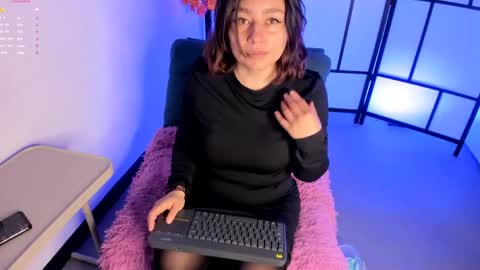 Snapshot of michonne_09 chatting on May 6, 2026, 11:43 pm michonne_09 online show from May 6, 2026, 11:43 pm