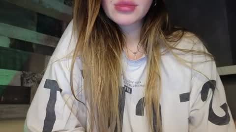 Snapshot of mickey_mousel chatting on June 4, 2026, 6:36 pm mickey_mousel online show from June 4, 2026, 6:36 pm